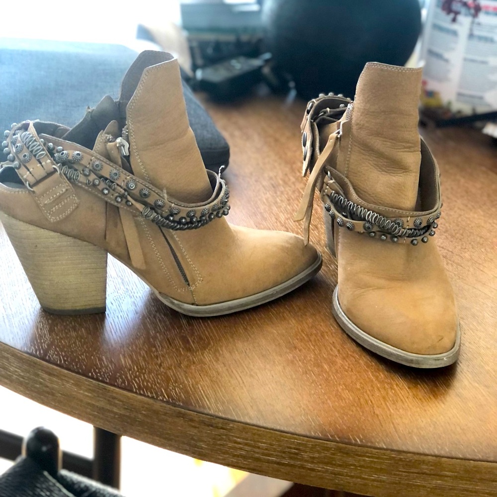 Dolce vita booties